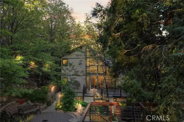 Lake Arrowhead, CA 92352,217 Crest Circle