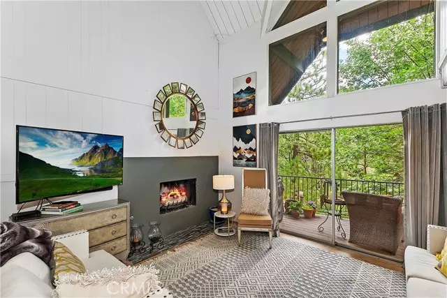 Lake Arrowhead, CA 92352,966 Willow Creek Road