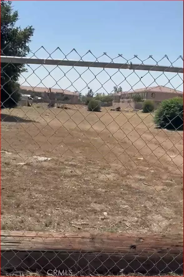 Fontana, CA 92335,8566 Cypress Avenue