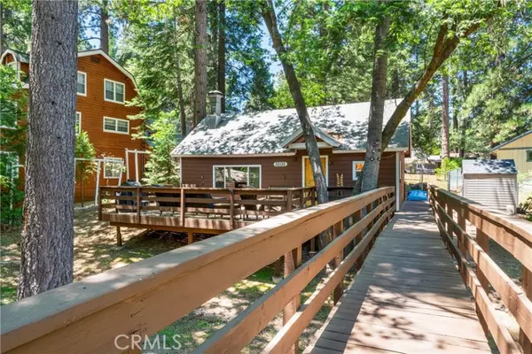 32135 West Drive, Running Springs, CA 92382