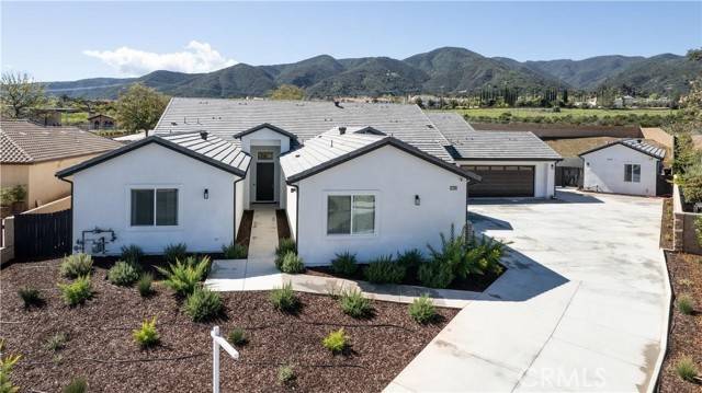 1204 Arbenz Circle, Corona, CA 92881