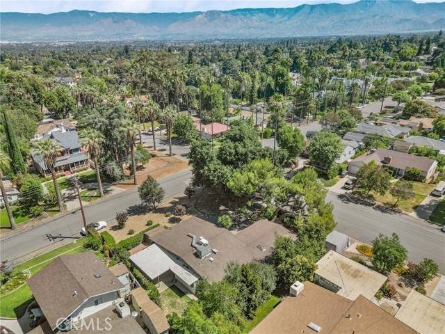 Redlands, CA 92373,1204 San Jacinto