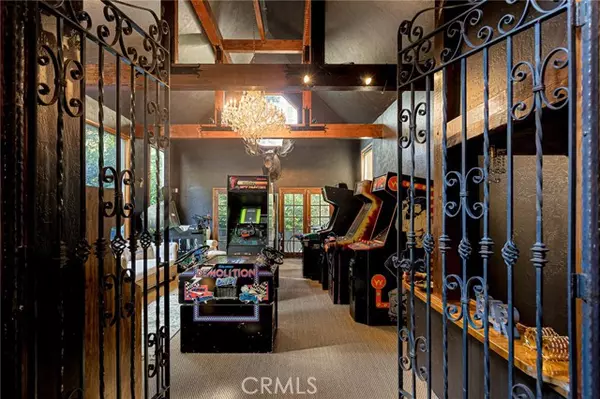 Crestline, CA 92325,969 Oak Drive