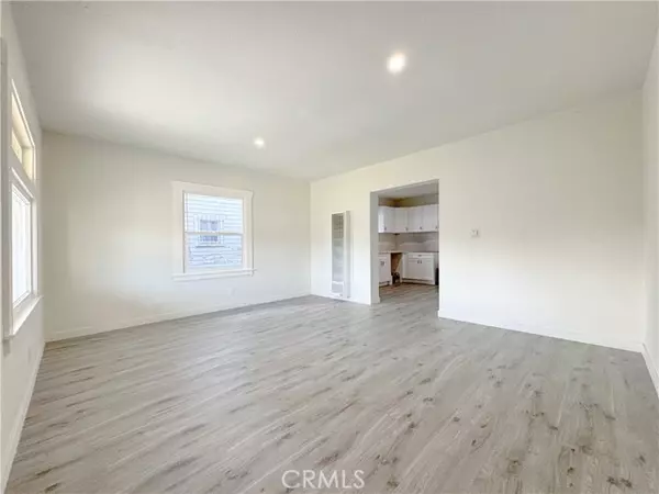 Los Angeles, CA 90003,127 East 65th Street