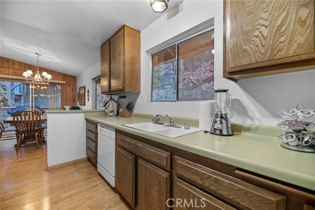 Lake Arrowhead, CA 92352,103 Rockledge Lane