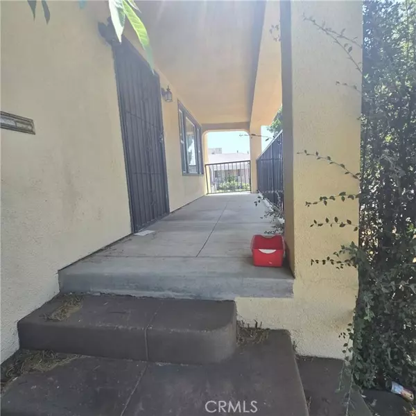 Los Angeles, CA 90042,5427 Meridian Street