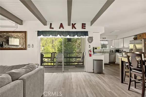 28224 Larchmont Lane, Lake Arrowhead, CA 92352