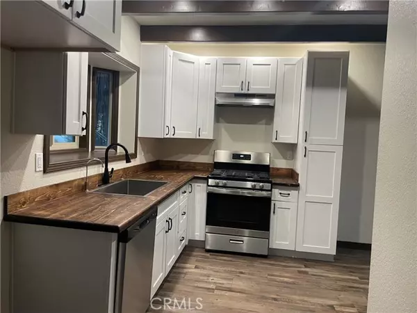 Crestline, CA 92325,23878 Lakeview Drive