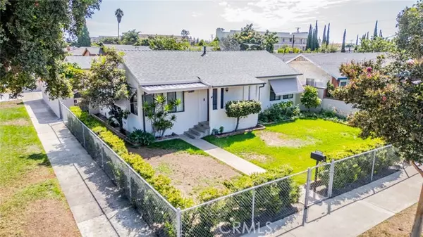 825 North Raitt Street, Santa Ana, CA 92703