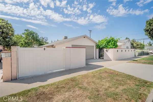 Santa Ana, CA 92703,825 North Raitt Street