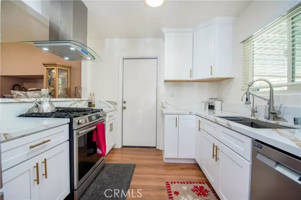 Corona, CA 92882,1733 Bern