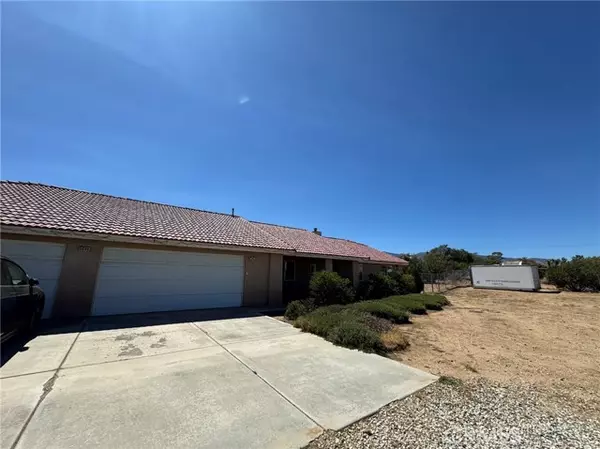 5045 elsinore, Phelan, CA 92371