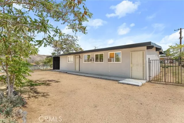 7427 Acoma Trail, Yucca Valley, CA 92284