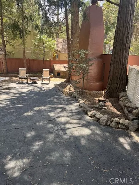 Crestline, CA 92325,23581 Lake Drive