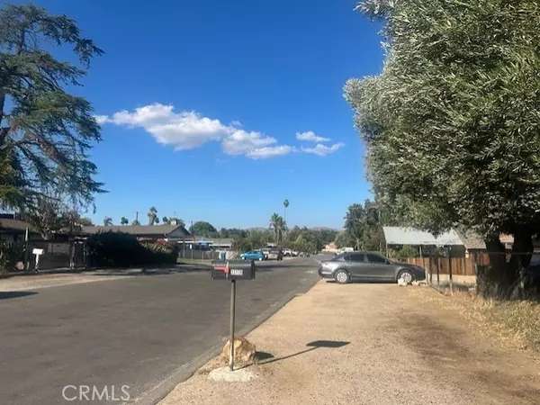 Lake Elsinore, CA 92530,33138 Oregon Street