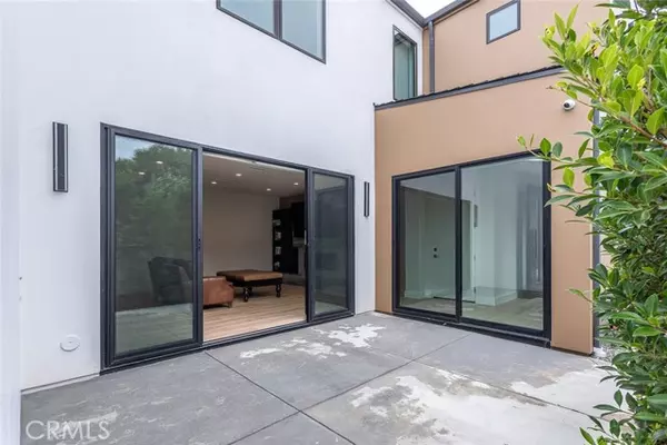 Newport Beach, CA 92663,1511 Cliff Dr