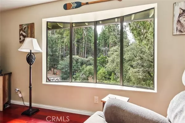 Crestline, CA 92325,25089 Moon Drive