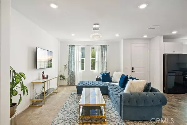 Fontana, CA 92336,5604 Altamura Way