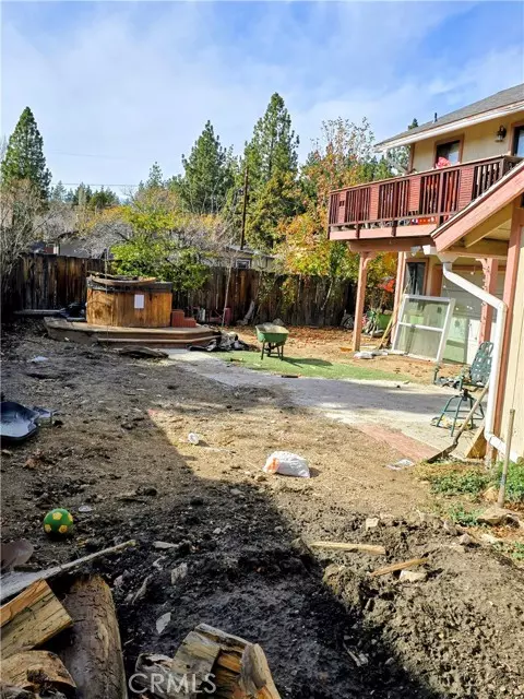 Big Bear City, CA 92314,933 Mount Doble