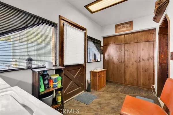 Crestline, CA 92325,23023 Oak Lane