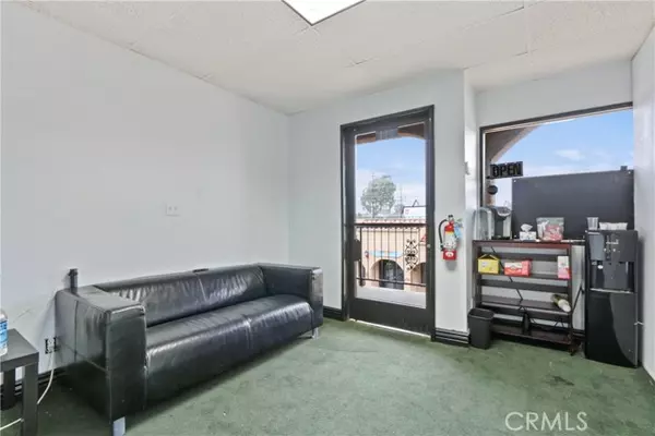 Long Beach, CA 90810,3668 Santa Fe Avenue