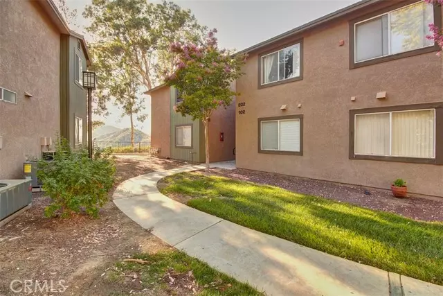 Corona, CA 92882,2560 avenida del vista #202