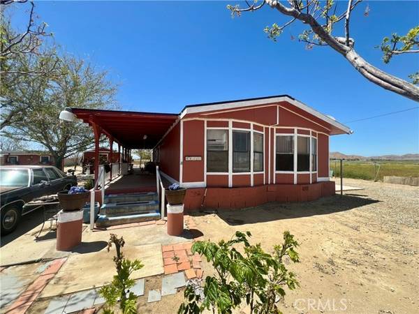 2433 46th West Street, Rosamond, CA 93560