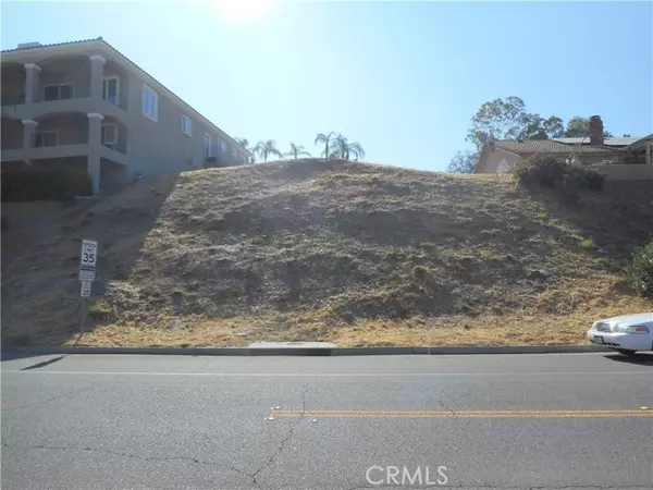 599 LONG HORN Drive, Canyon Lake, CA 92587