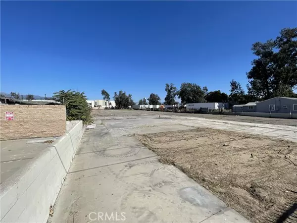 Fontana, CA 92337,15862 Boyle Avenue