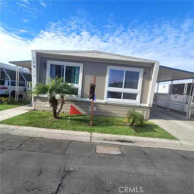 Tustin, CA 92780,104 Malaga