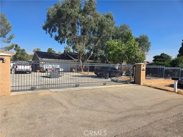 16815 Neenach Road, Apple Valley, CA 92307