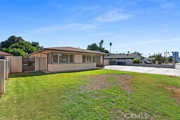 Riverside, CA 92506,6248 Riverside Avenue