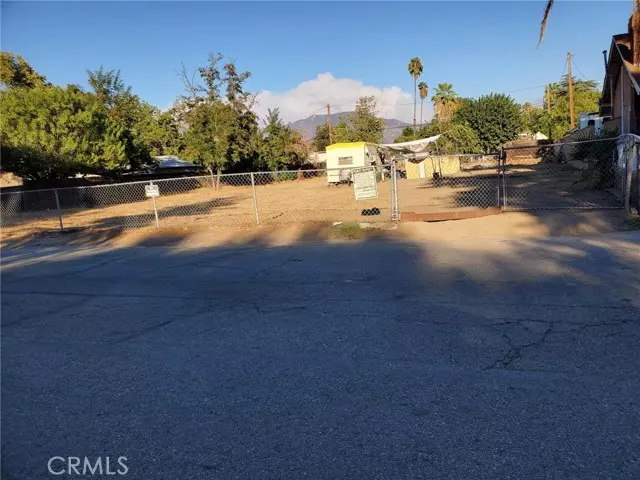 6955 Perris Hill Rd, San Bernardino, CA 92404