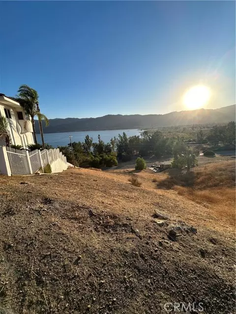 Lake Elsinore, CA 92530,0 Lakeview Avenue