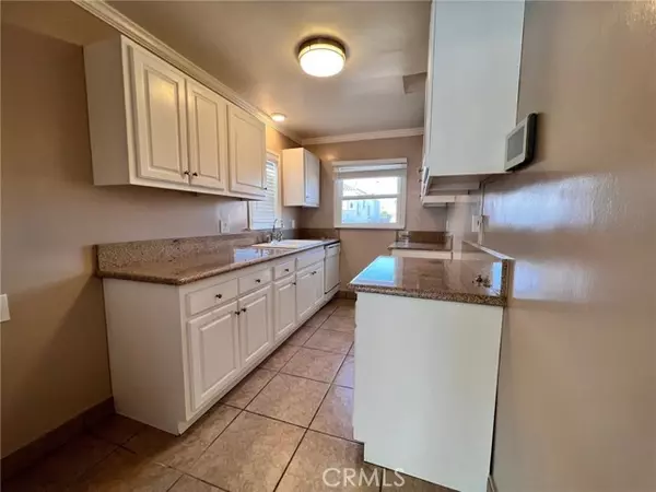 Redondo Beach, CA 90277,216 Avenue H Apt D