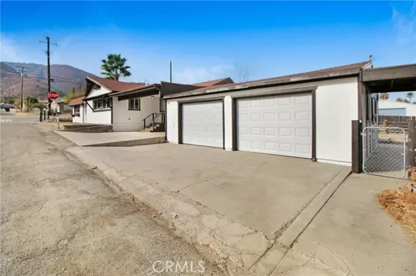 Lake Elsinore, CA 92530,16668 Grand Avenue