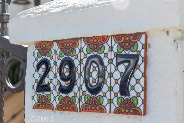 Los Angeles, CA 90016,2907 South Ridgeley Drive