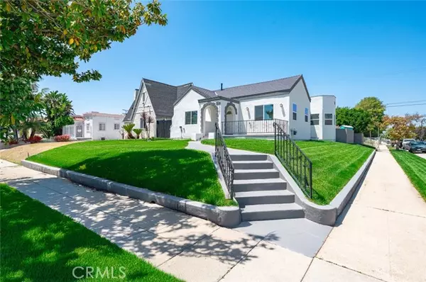 Los Angeles, CA 90047,7513 South Cimarron Street