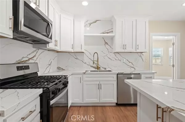 7513 South Cimarron Street, Los Angeles, CA 90047