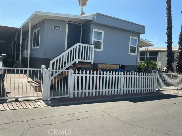 1097 N State St., Hemet, CA 92543