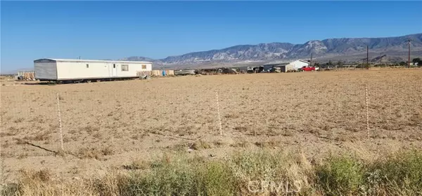 32435 Lake Street, Lucerne Valley, CA 92356