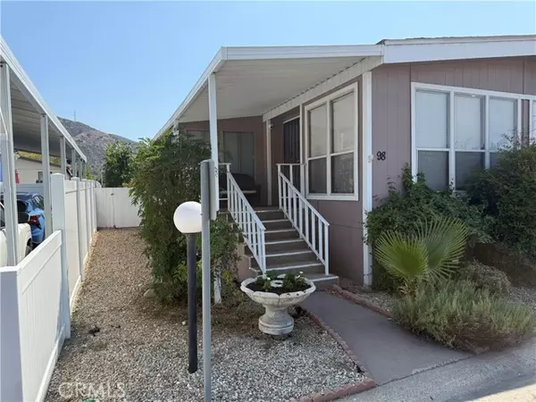 Corona, CA 92878,4901 Green River Road