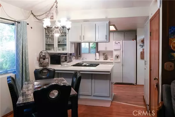Running Springs, CA 92382,32801 Encina Dr