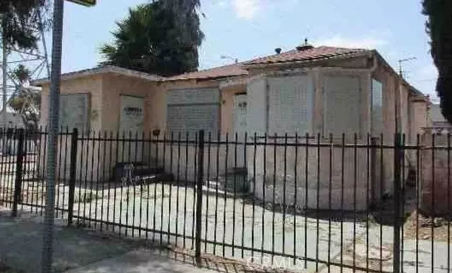 Los Angeles, CA 90044,9715 South Hoover Street