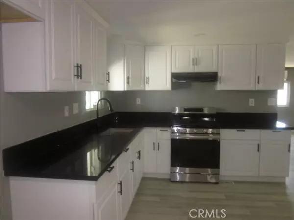 Hemet, CA 92543,332 North Lyon Avenue
