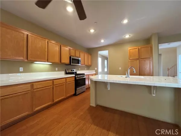 Highland, CA 92346,30101 Centro Vista