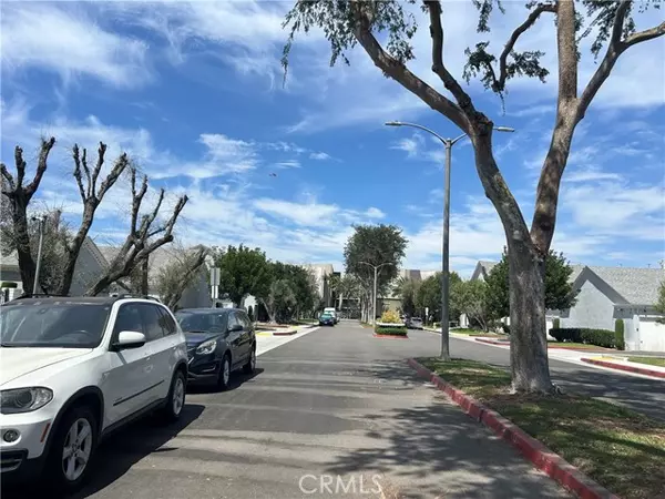 1641 South Pomona Avenue, Fullerton, CA 92832