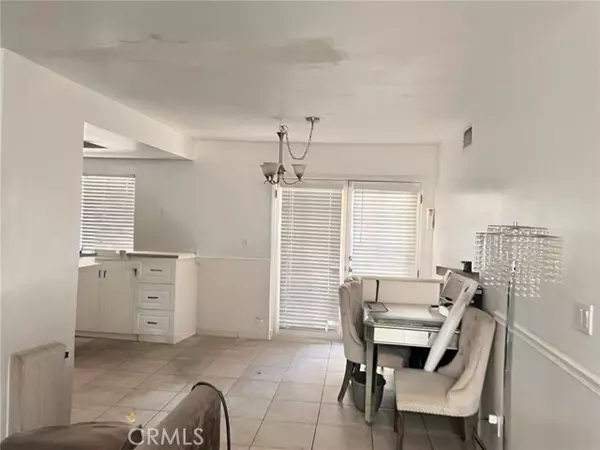 Riverside, CA 92504,6848 Holbrook Way