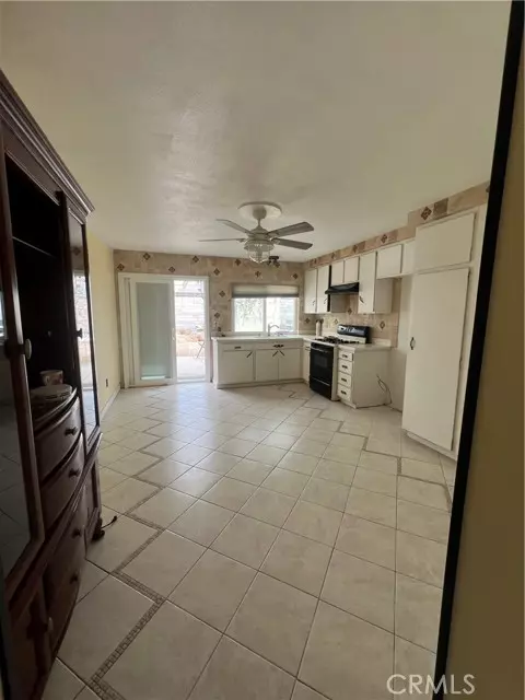 Bloomington, CA 92316,18390 Manila