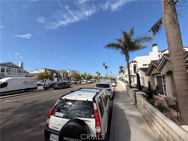 Newport Beach, CA 92661,126 East Balboa